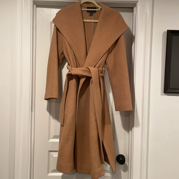 Club Monaco tie waist cardigan camel coat - M - Excellent pre-owned condition! - Picture 4 of 5